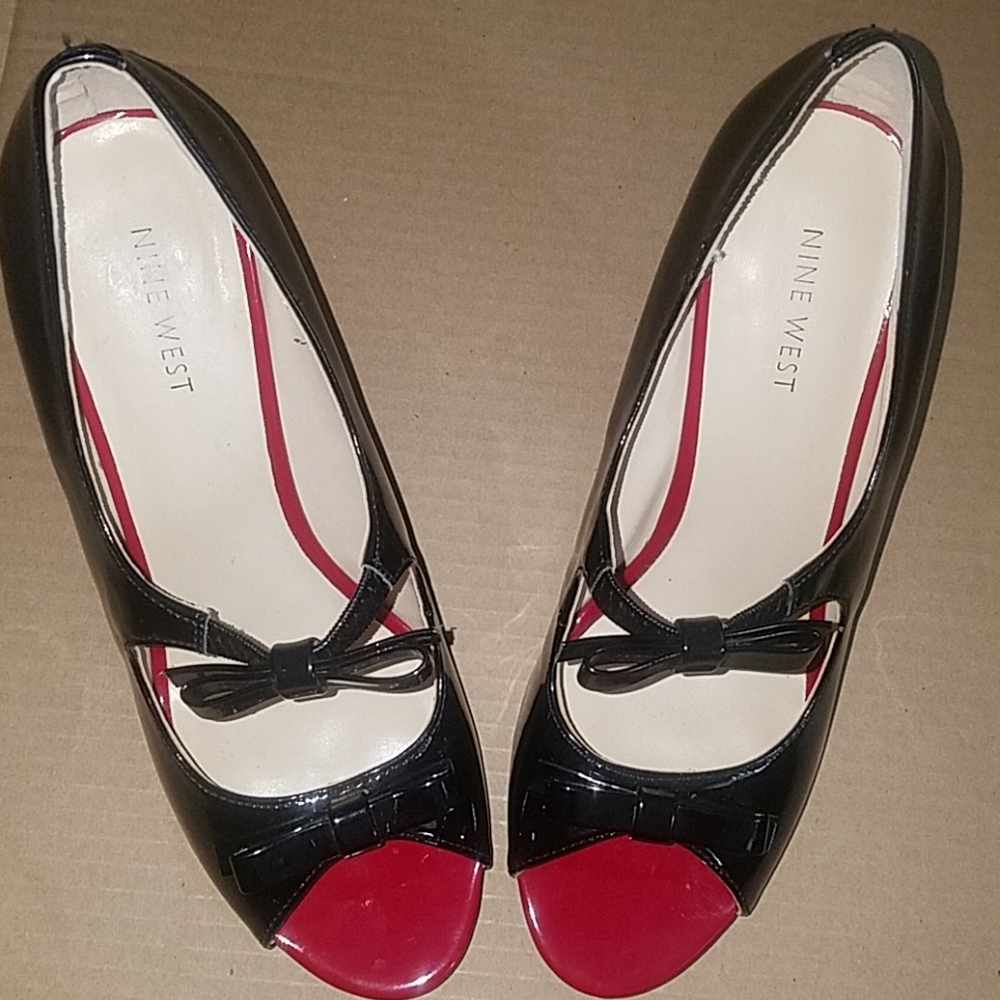 NINE WEST black patent leather heels size 8